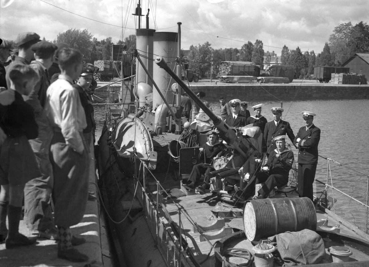 Marint besök av vedettbåt i Inre Hamn år 1942.