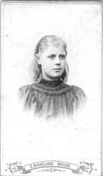 Marie (Maja) Pettersson f.29.09.1883 datter av kjøpmann Samu
