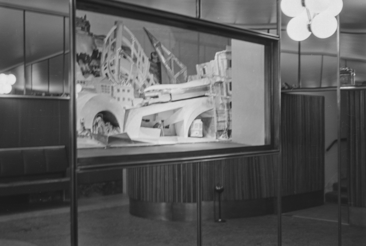 Fra åpningen av Klingenberg kino 6. oktober 1938. Kunstnerisk utsmykning.