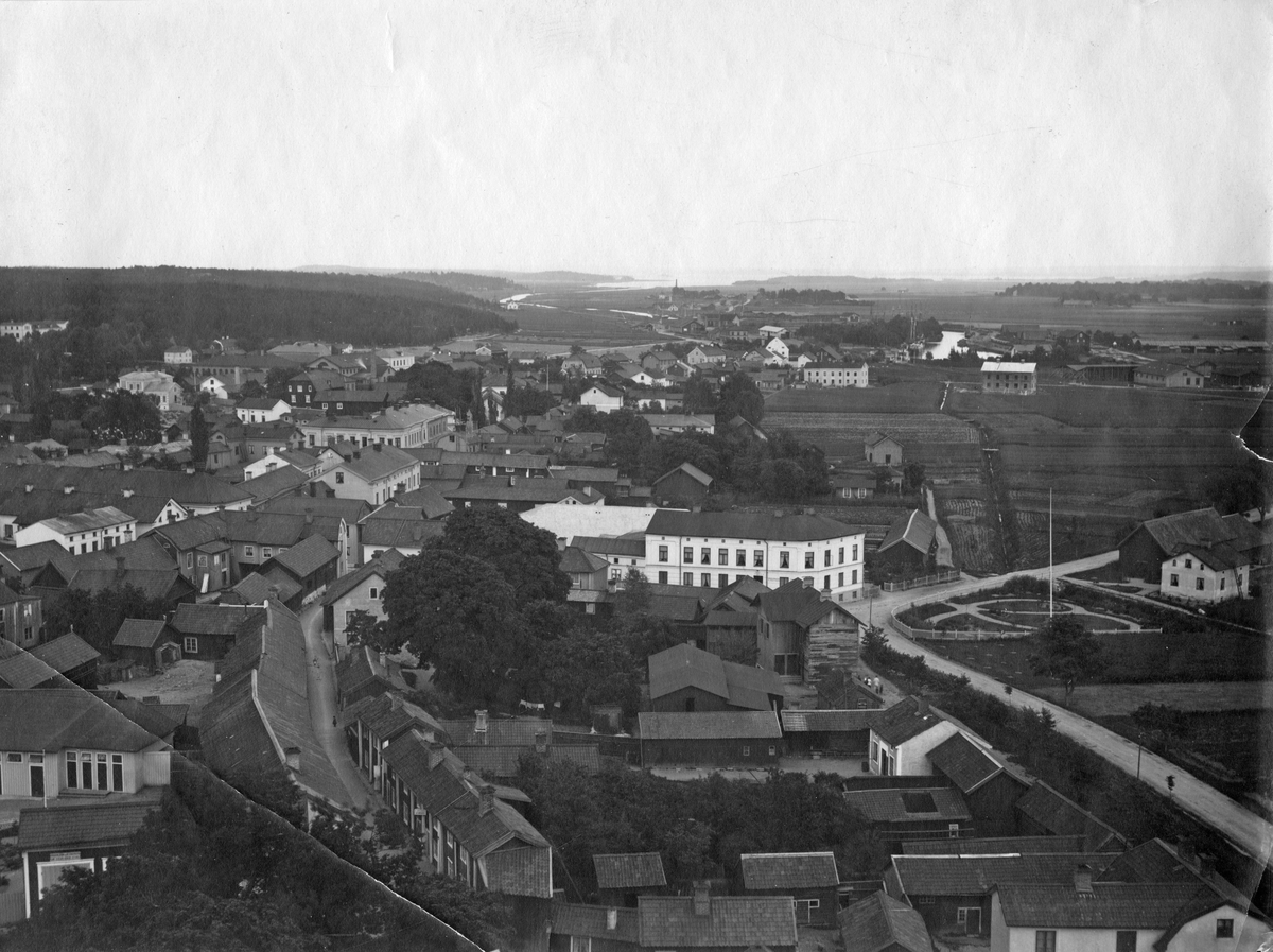 Utsikt över Köping från Kyrkotornet, 1887, mot söder.
