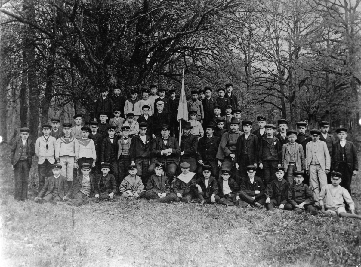 Skolpojkar, 1895.