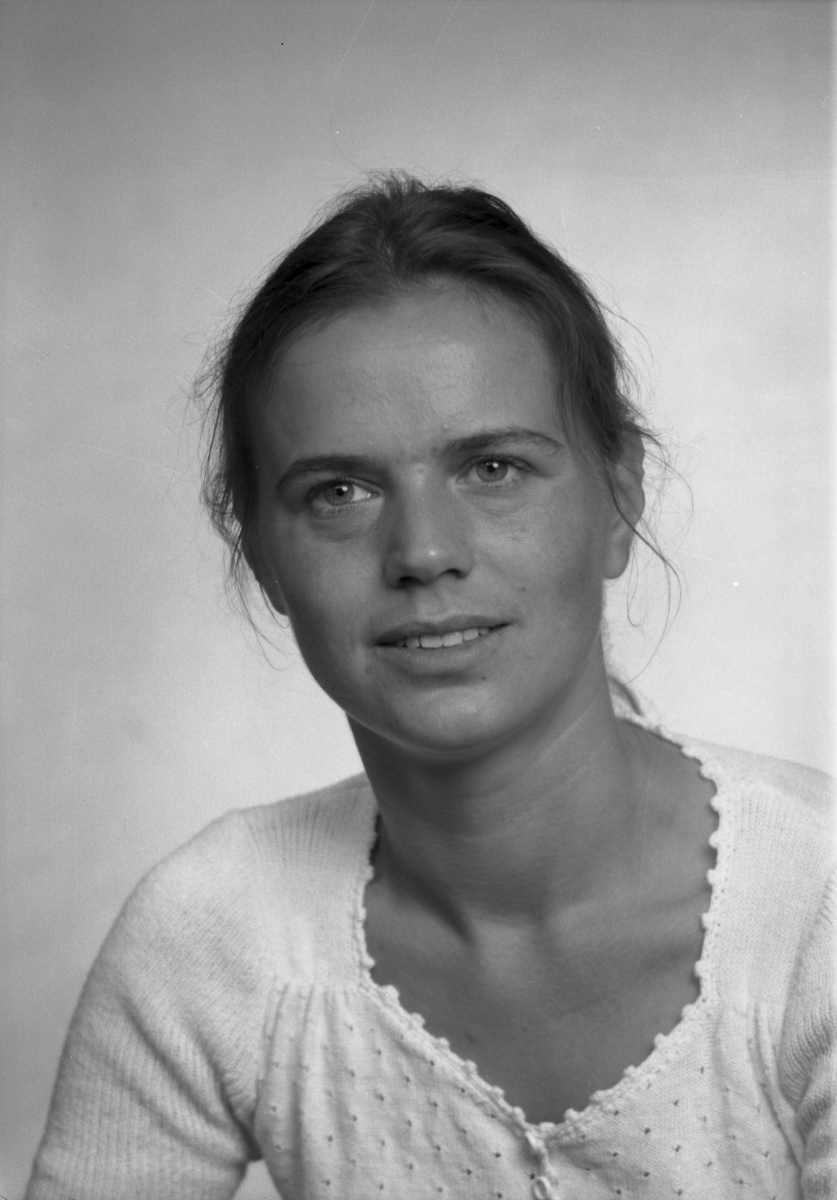 Anita Svärd, Åkerivägen 3 e, Gävle. Den 6 juli 1973