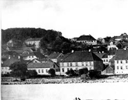 Storgaten i Larvik, bebyggelse, strandlinje.