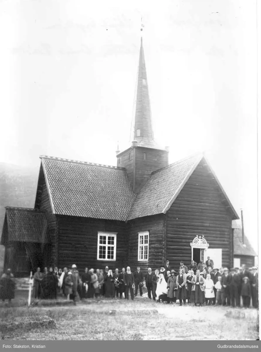 Gravferd frå Skjåk kyrkje etter Rasmus Skjåk (f. 1906)