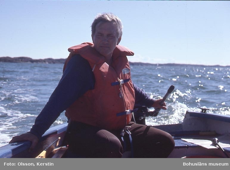 Museichef Carl Cullberg i en båt på Gullmarn