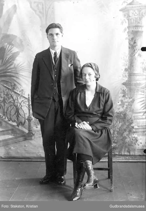 Brudeparet Simen Kolden (f. 1904) og Anna Kolden (f. Haugtredet 1909)