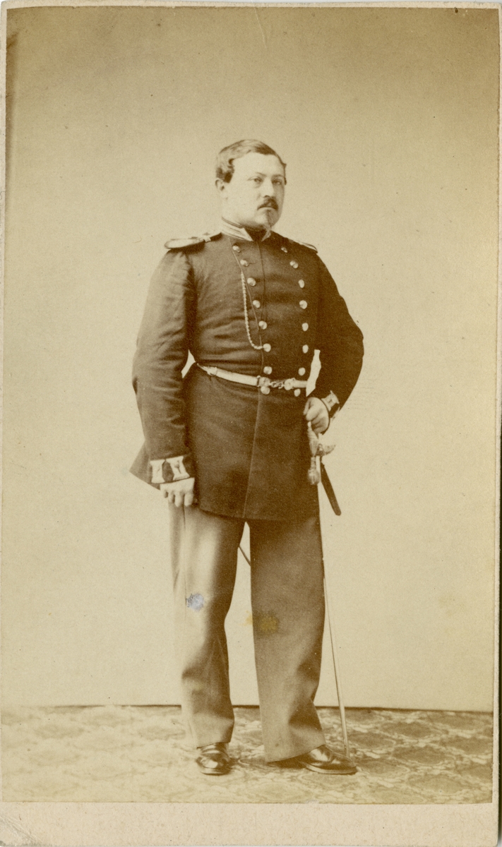 Porträtt av Carl Olof Mauritz Malmerfelt, officer vid Älvsborgs regemente I 15.
Se även bild AMA.0008106 och AMA.0009409.