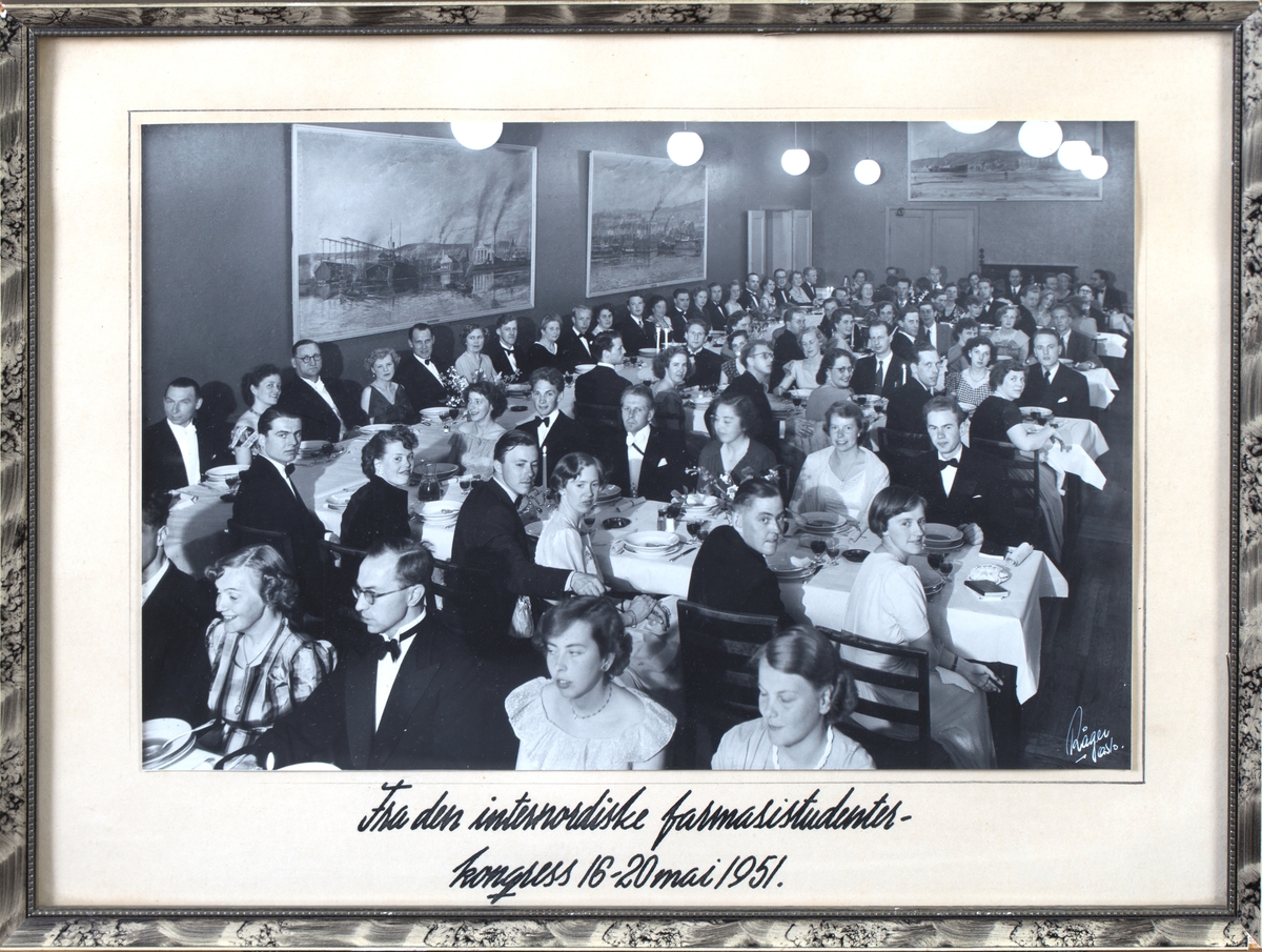 Festdeltagere ved bankett.
Fra den internordiske farmasistudenterkongress 16-20 mai 1951.