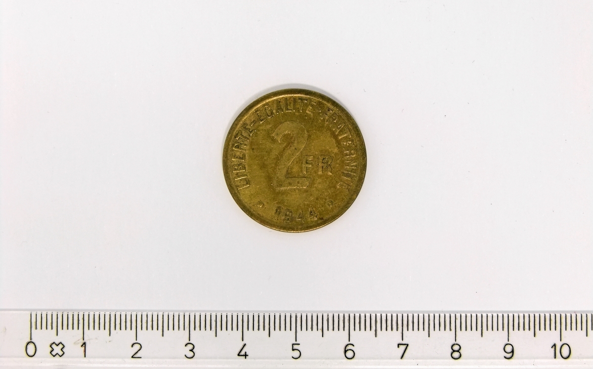 2 Francs  (2 FR),  FRANKRIKE,  1944,  Aluminium-Bronse.

Form:  Sirkulær