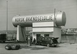 Norsk Braændselolje A/S tankanlegg på Damskipskaia i Vadsø. 