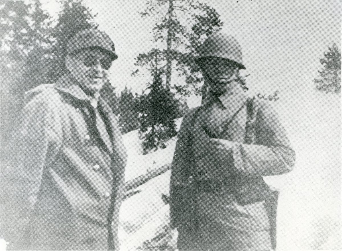 Major Haneborg Hansen og kaptein Saathun. Dei var bataljonssjefer.