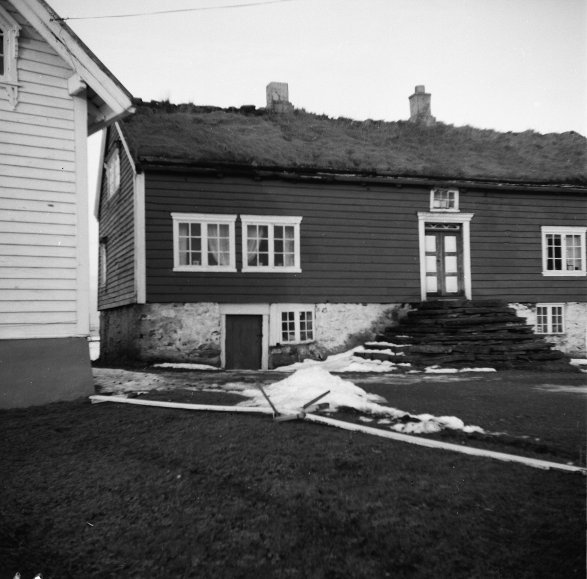 Dokumentasjonsbilder i serie av Ellingstova på Molnes, Vigra.
