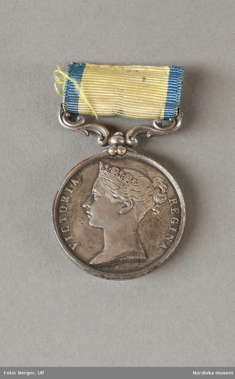 Drottning, regent, av Storbritannien och Irland 1837-1901. Även Kejsarinna av Indien 1876-1901