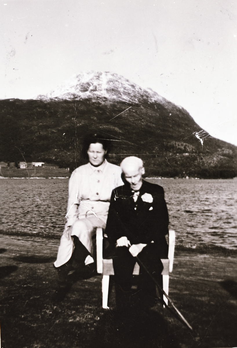 Anna og Ludvig Andreassen, Frovåghamn i Senja. 1924