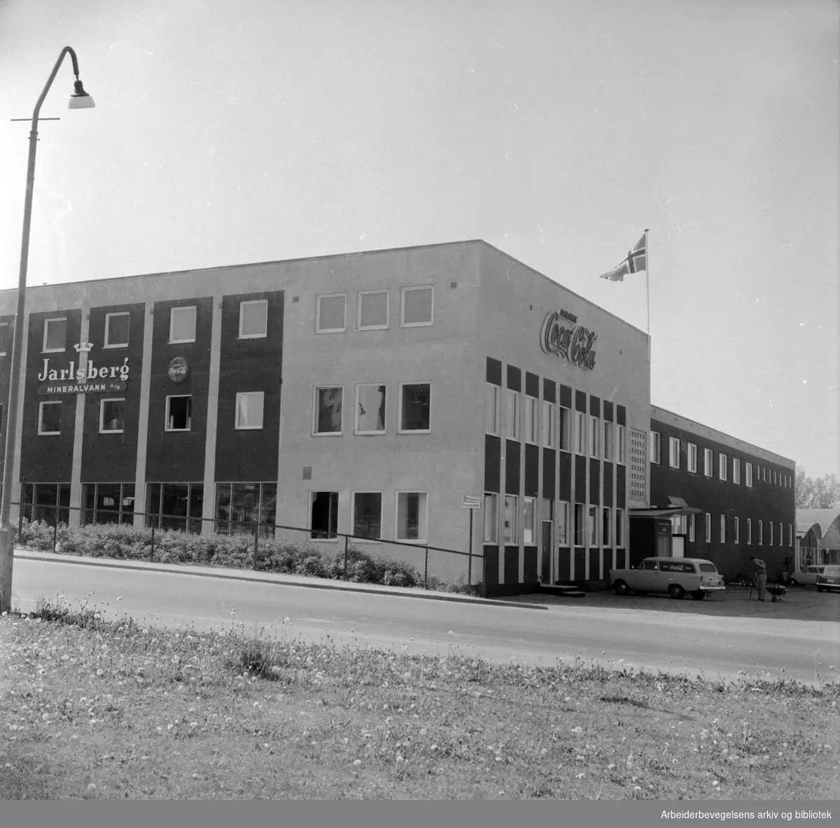 Jarlsberg Mineralvannfabrikk, innvielse av nye lokaler i Grenseveien 71. Juni 1961