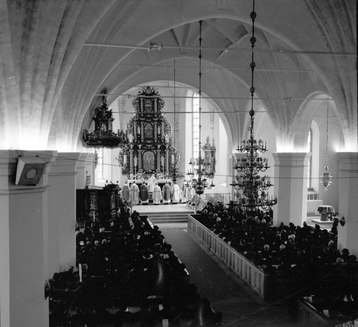 Kyrkoherde-installation i Heliga Trefaldighet. Mars 1939. Reportage för Gefle Dagblad


