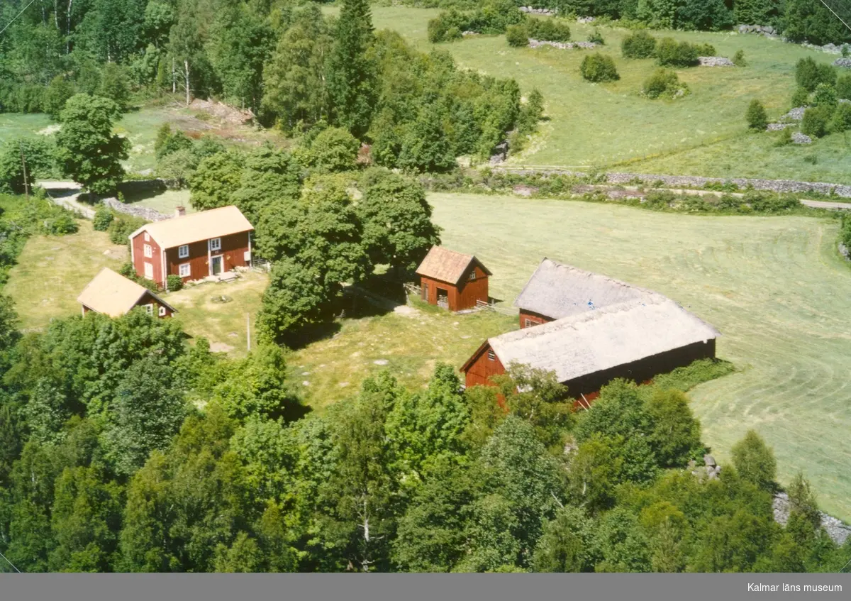 En gårdsmiljö i Bäckebo.