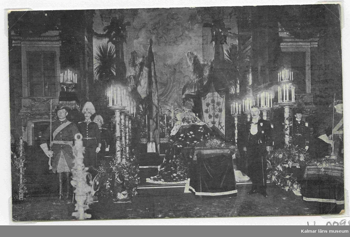 Kung Oscar II på Lit de parade 4/12 1907.