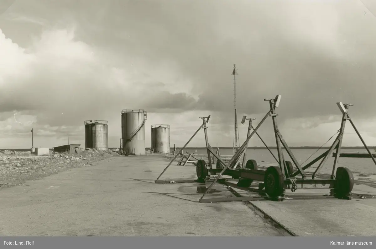 Kalmar Varvs gamla oljecisterner, cisternena flyttades från Färjestadens hamn till Kalmar varv i slutet på 1970-talet.