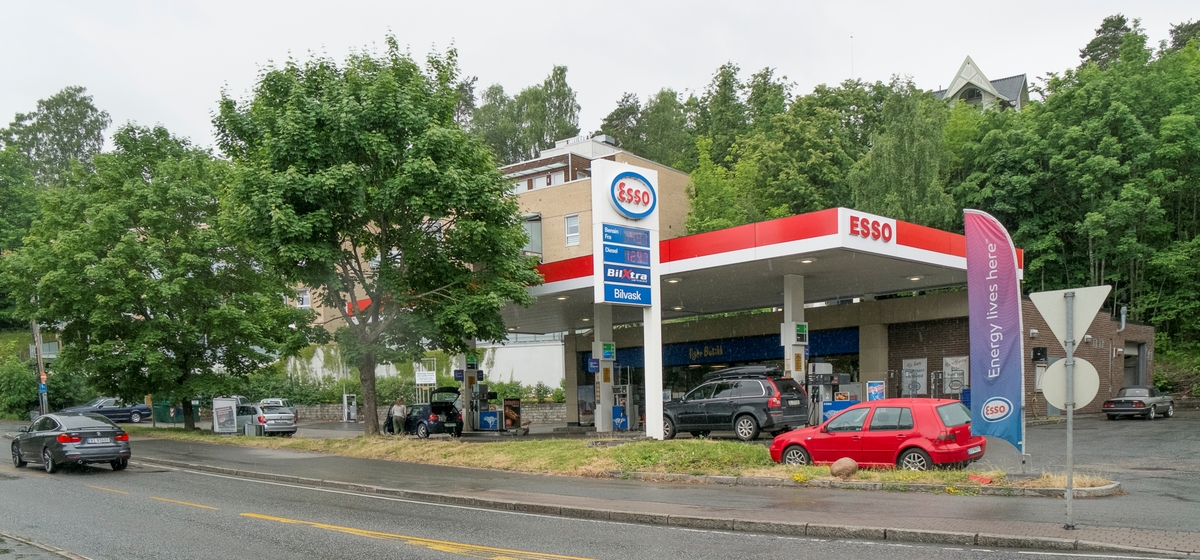 Esso bensinstasjon Gamle Drammensvei Stabekk Bærum