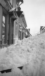Mye snø i Storgata i Lillehammer.