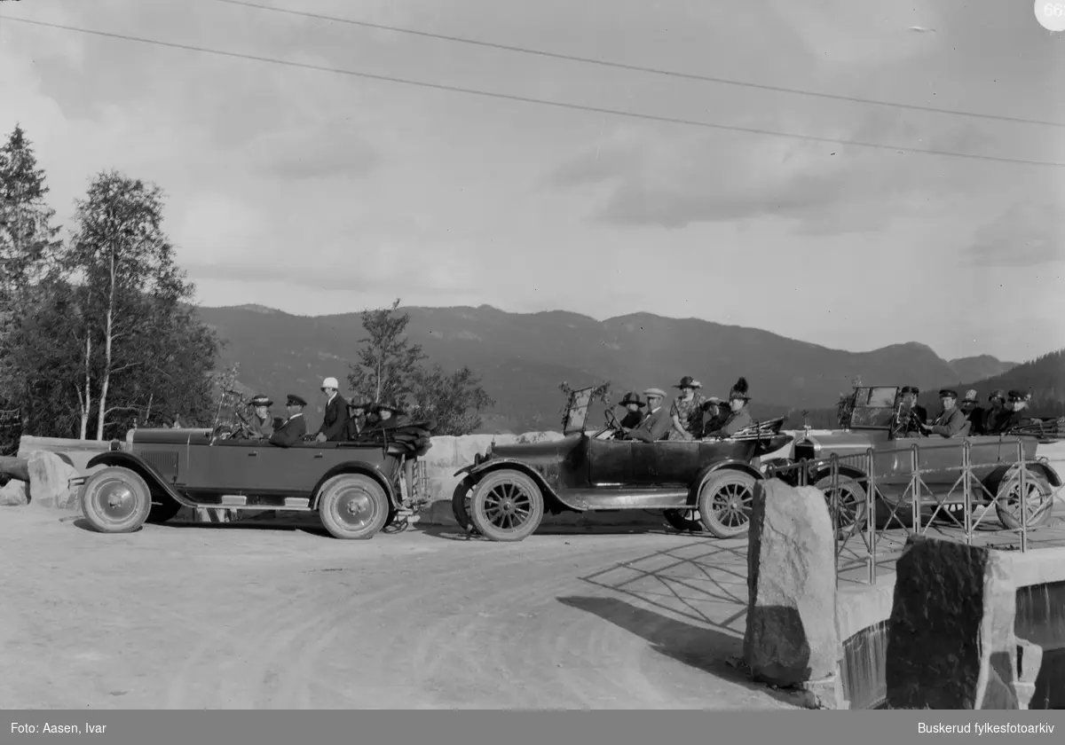 Øygardsgrend kvinneforening på biltur i 1927