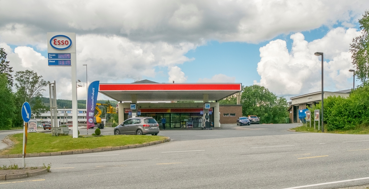 Esso bensinstasjon Haneborgveien Bjørkelangen Aurskog-Høland