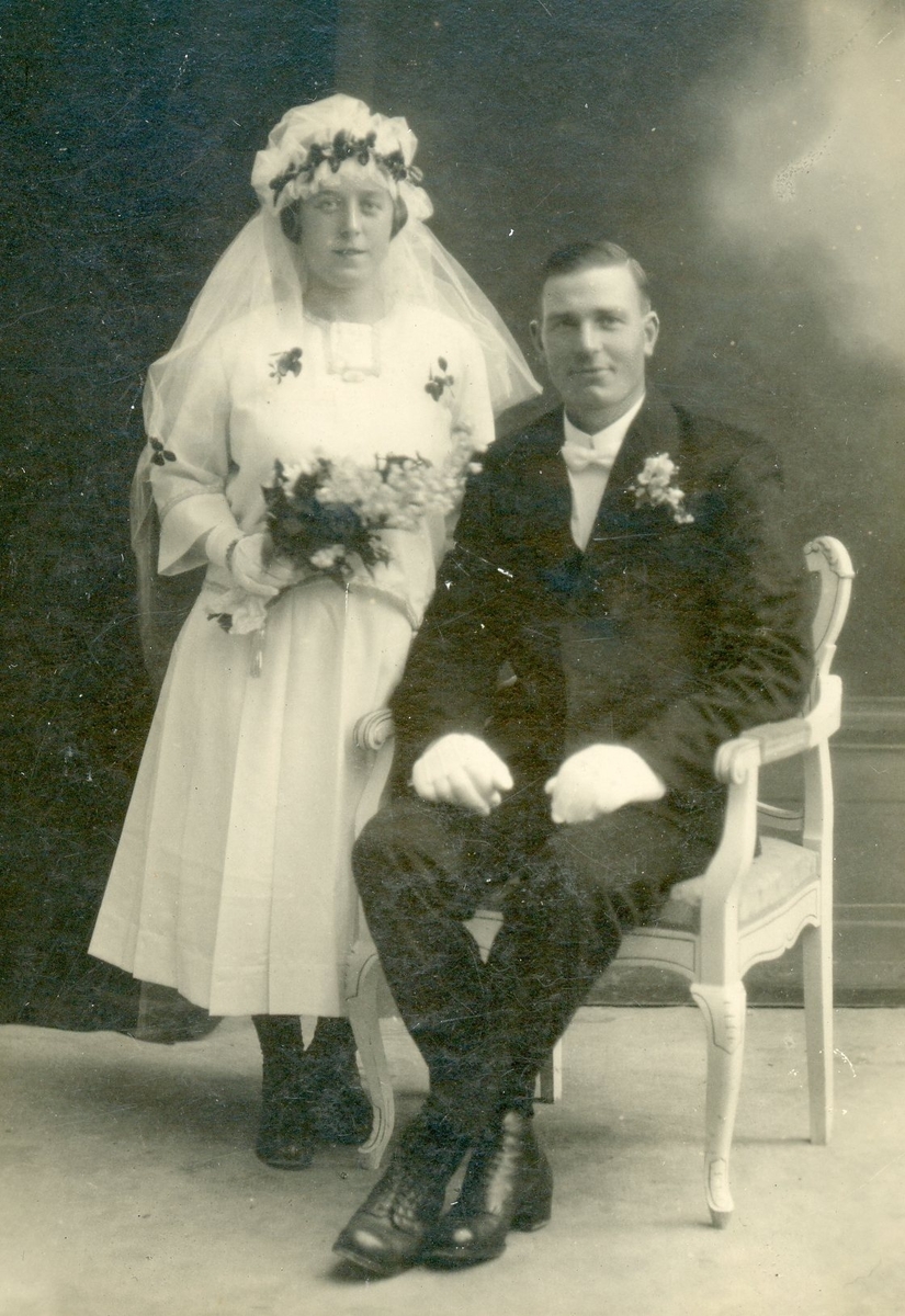 Brudebilde av Dordei Breibrenna og Svein Strand.