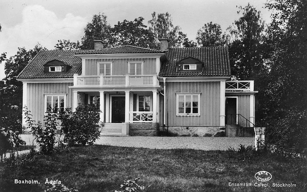 Vykort föreställande läkarbostaden Ådala i Boxholm.
