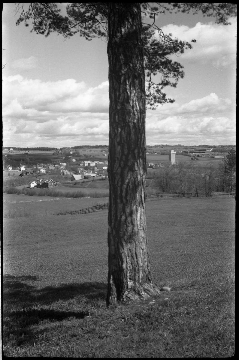 Utsiktsbilder mot Lena sentrum og nærmeste omegn, mai 1938. Serie på 7 bilder, alle tatt fra Lensbygda-/Kolbu-sida.
