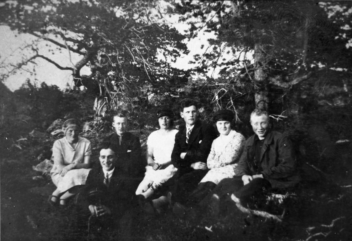 Gruppebilde av ungdommer fra Stonglandet, Tranøy 1930