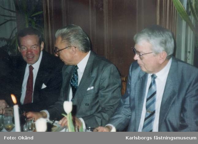 Från invigning av MFV:s nya förråd i Angered, Göteborg, 1991-04-08. Gen Bernt Östh C FV/FS, övlt Åke Palm SC MFV och öv 1 Kjell Brundin FMV-fack.