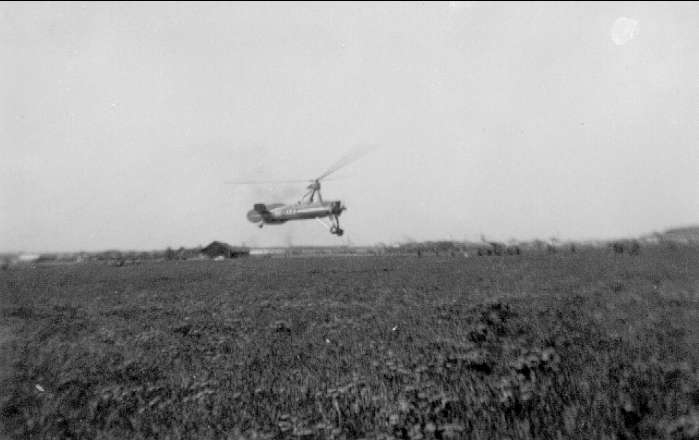 En autogiro som flygs och ägs av von Bahr. Fotot är en gåva av Tage Södergren.