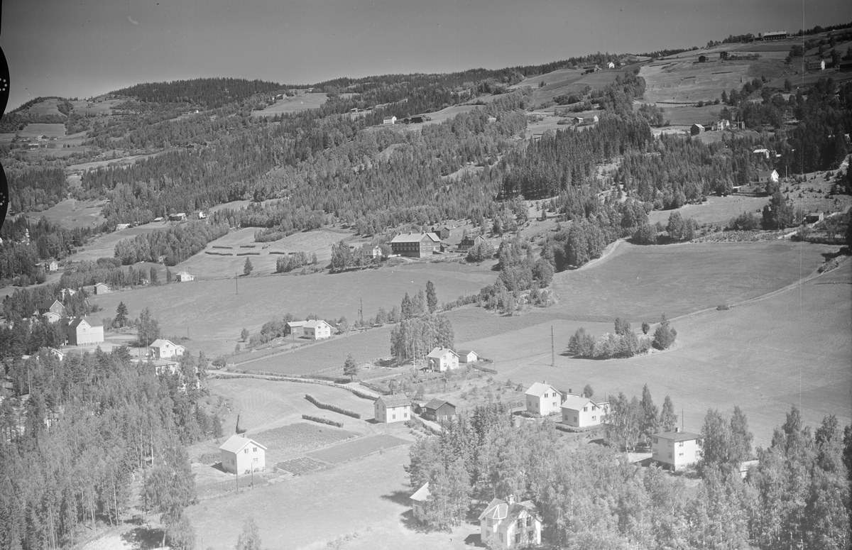 Oversiktsbilde fra Tretten med Mo gård midt i bildet - Maihaugen ...