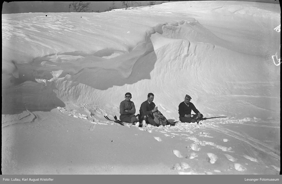 KarlLullau og Kjell Ertsaas på skitur.