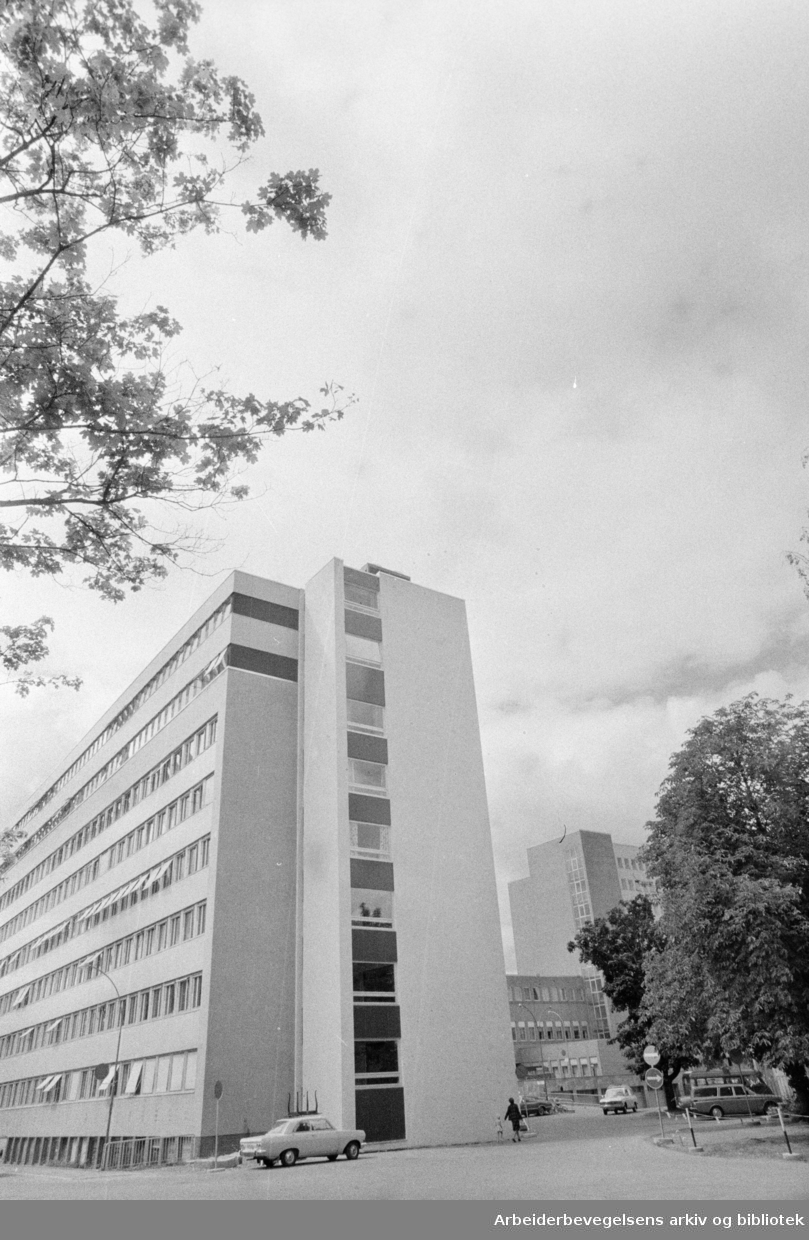 Ullevål sykehus. Midtblokka. Juli 1974
