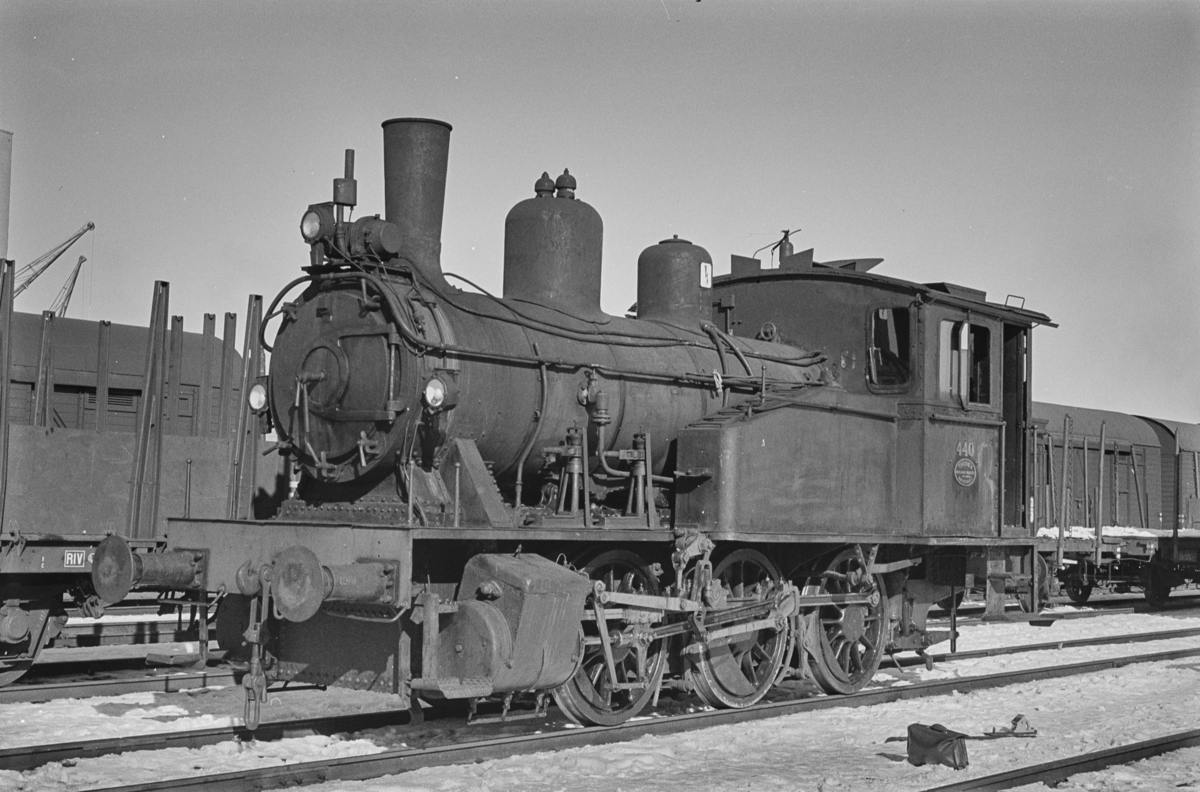 Damplokomotiv type 23b nr. 440 i skiftetjeneste på Trondheim stasjon.