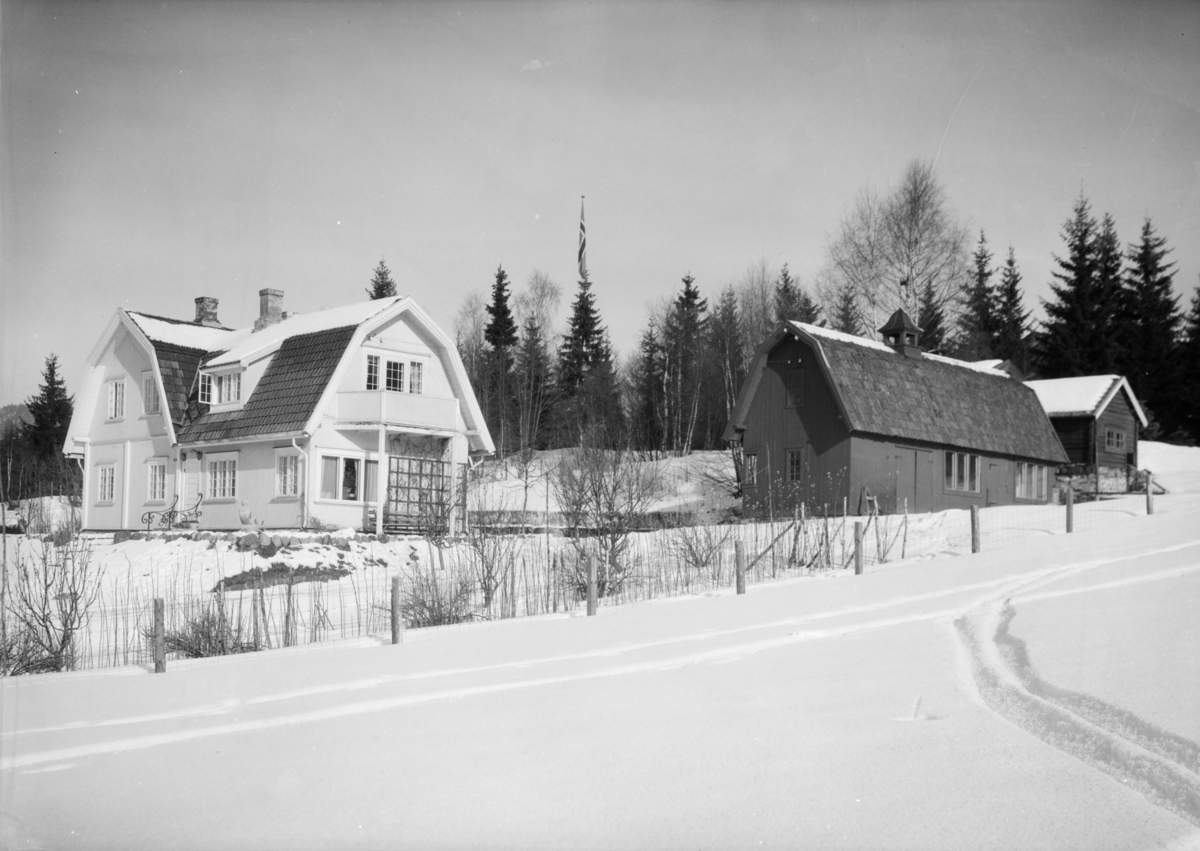 Villa Ringen med Mansardtak i Maihaugvegen 25, tidligere i Fossvegen, i Lillehammer.