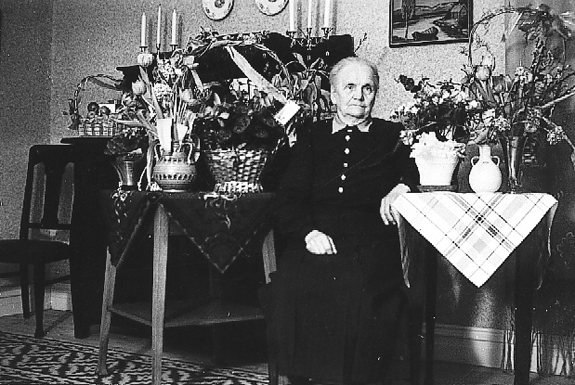 Karolina Hallström, Oleby f 1866