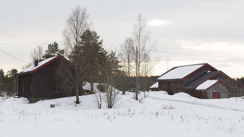 Svalgangsbygningen og driftsbygningen på Taraldrud februar 2018. Foto: Thore Bakk, Follo museum/MiA (Foto/Photo)