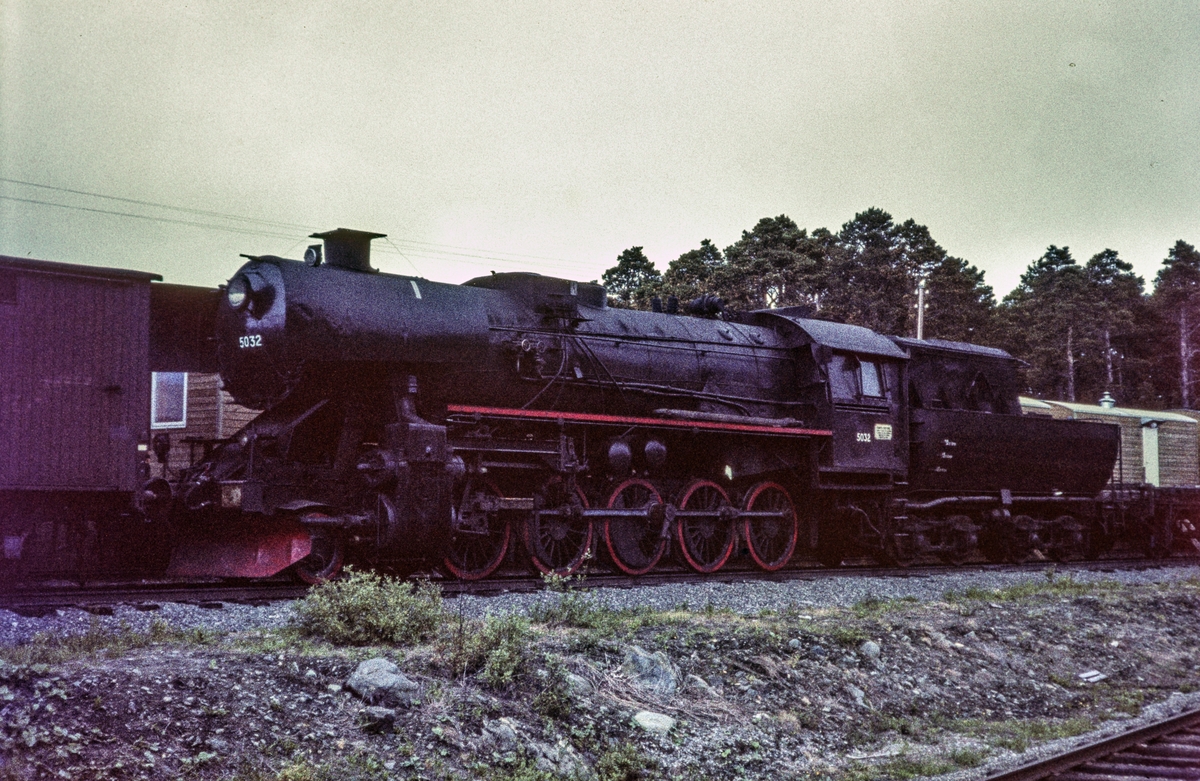 Hensatt damplokomotiv type 63a nr. 5032.