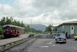 Overhalla stasjon med motorvogn BM 86K 28 i persontog 485 ti