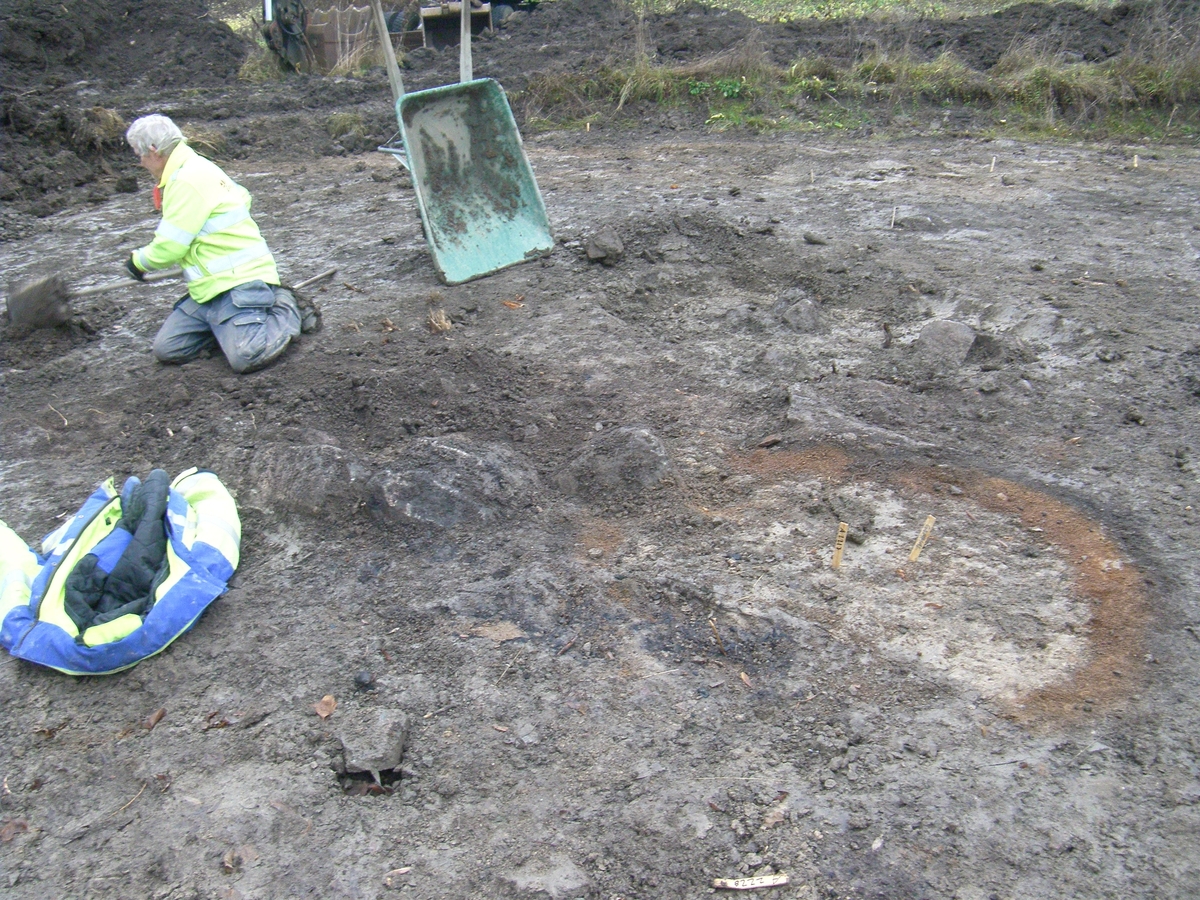 Arkeologisk slutundersökning, ugn 2217 innan undersökning, Slavsta, Uppsala 2014