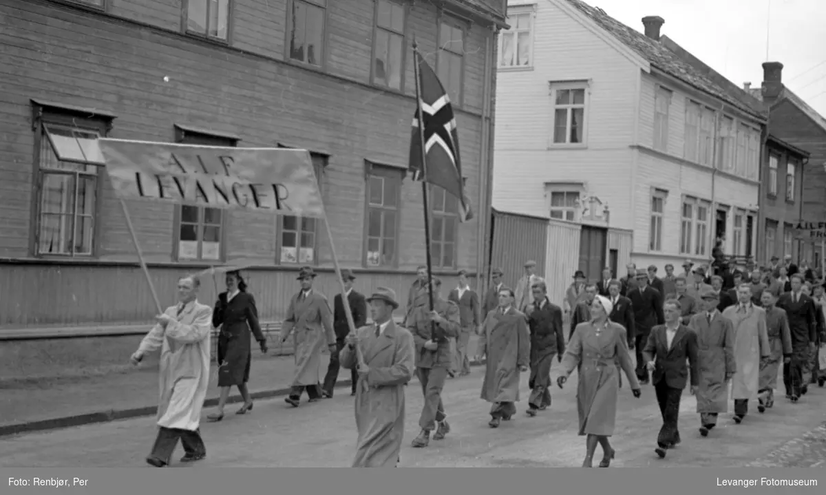 Idrettens dag  juni 1945.  AAF Levanger.  Idrettslag tilhørende arbeiderbeveglesen.