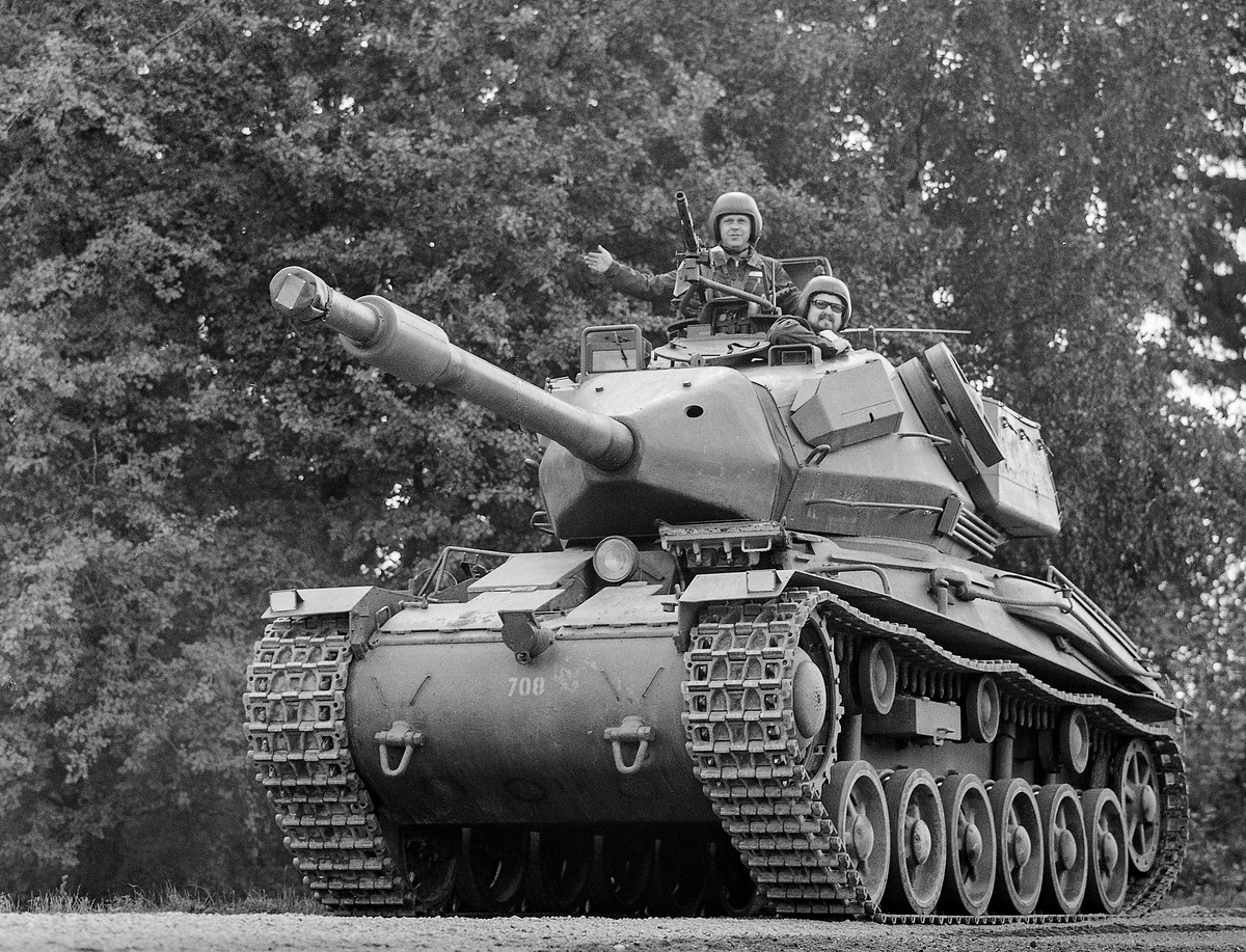 Sista repövningen med Strv 74 i Strängnäs - Arsenalen / DigitaltMuseum