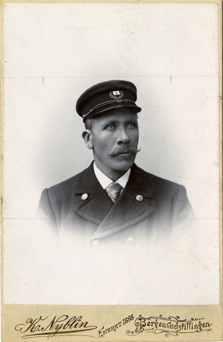 Portrett av Ole Kjærstad, fører på R/S 3 'Tordenskjold' (b.1889, Thor Martin Jenssen, Porsgrunn)