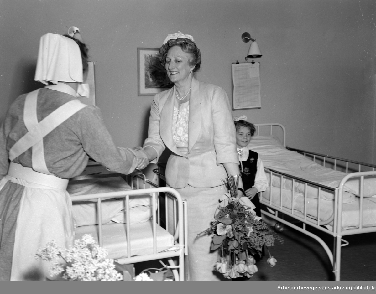 Rikshospitalets barneklinikk åpnes av Kronprinsesse Märtha. Mai 1950