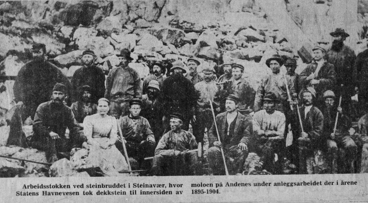 Arbeidsstokken ved steinbruddet i Steinavær. Avisutklipp fra 1895-1904.