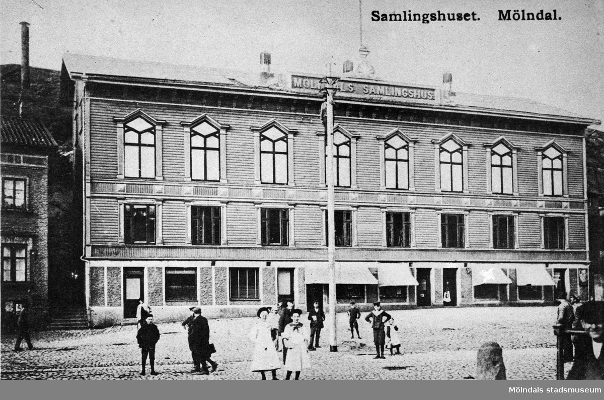 Avfotograferat vykort på Mölndals samlingshus, sedermera stadshus, Kvarnbygatan 43, okänt årtal.
