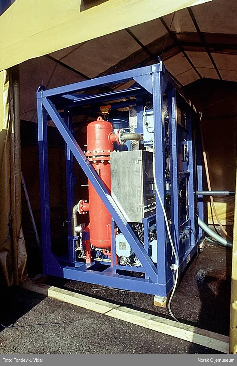 Mobilt utstyr til bruk i testdykking ved NUI's dykkesenter utenfor Bergen.
Senteret brukes i forbindelse med forsøks- og testdykking samt utvikling av arbeidsmetoder under vann.